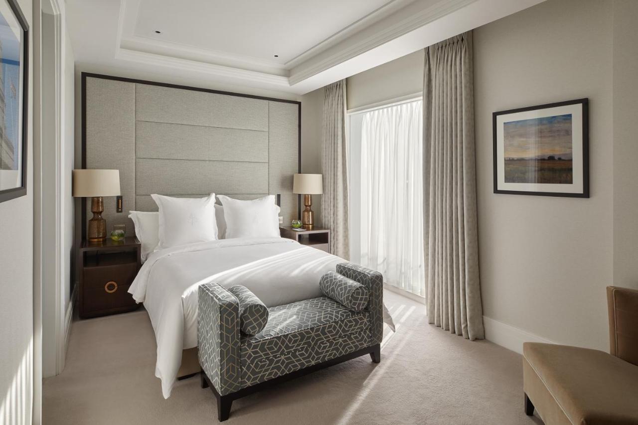 Four Seasons Hotel London At Tower Bridge Esterno foto