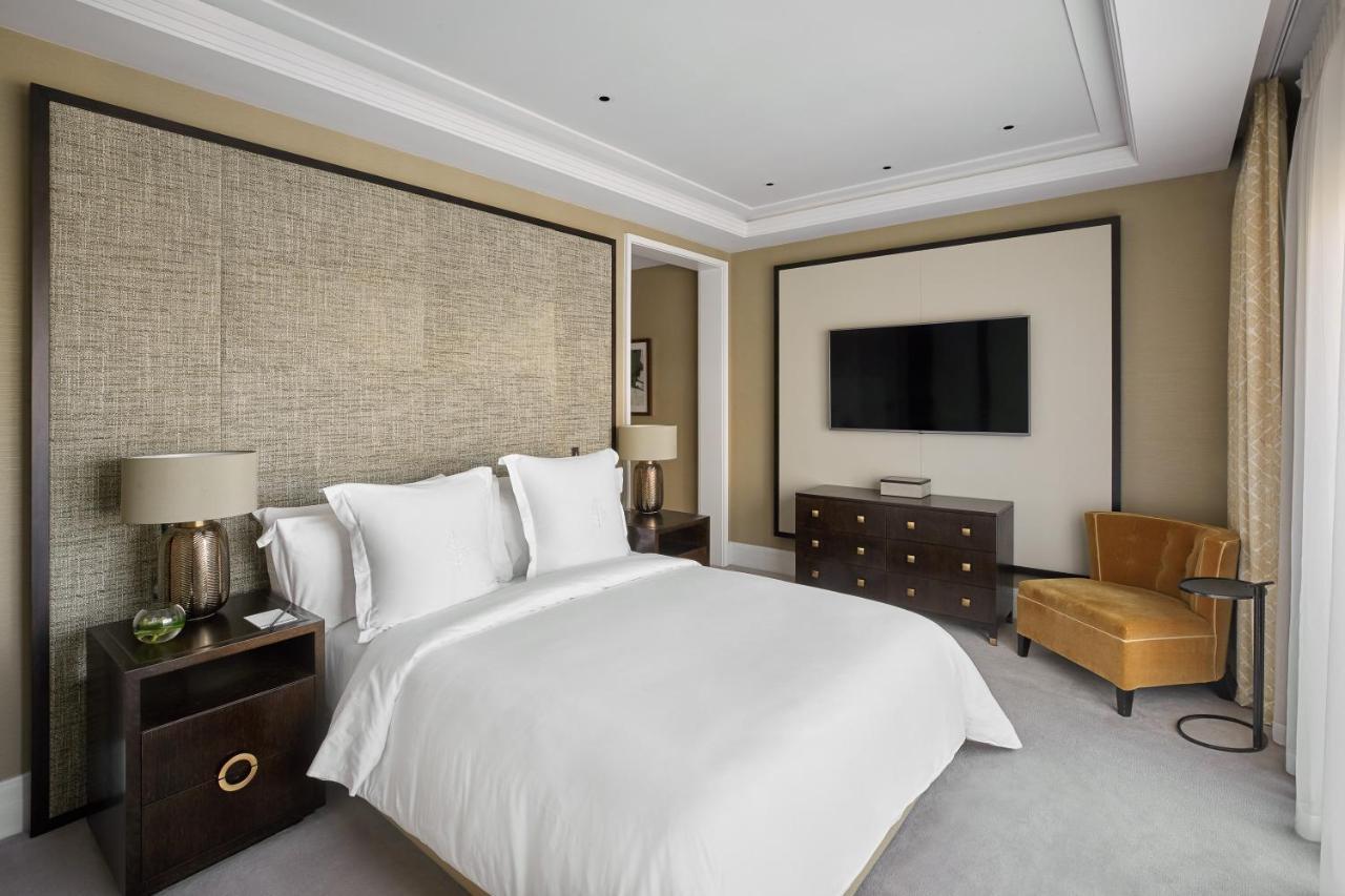 Four Seasons Hotel London At Tower Bridge Esterno foto